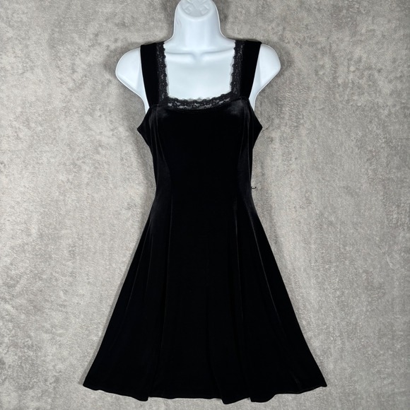 Betsey Johnson Dresses & Skirts - Betsey Johnson Vintage Black Velvet Lace Fit & Flare Dress Square Neck S Witchy